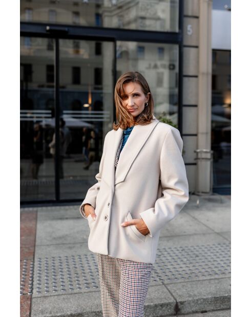 Veste beige à col élégant