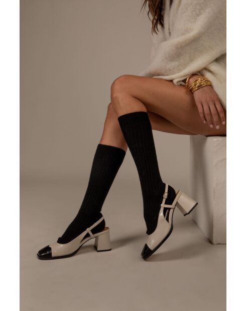 Schwarze Socken aus Alpakawolle