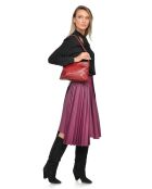 Sac porté épaule en cuir de vachette rouge - 19x29,5x7,5 cm