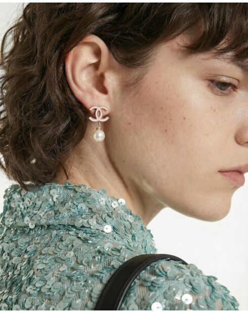 Boucles d'Oreilles CC Émail Rose & Perle Pendante