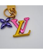 Porte-clés LV Initials & Fleur Monogram doré et rose - 10 x 3,5 cm