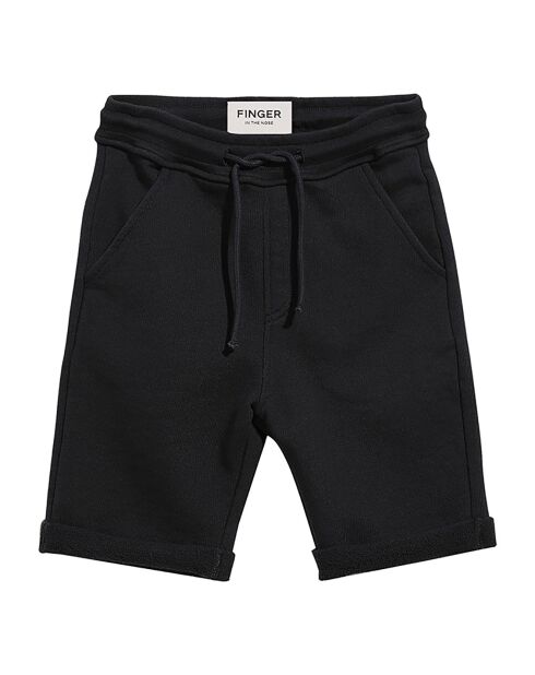 Short Yard noir