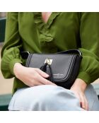 Berthe schwarze Schultertasche aus Leder - 20,5 x 6 x 13 cm
