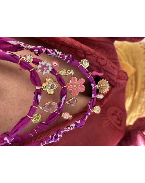 Indische Baumwollkette mit Alpenveilchen-Medaille