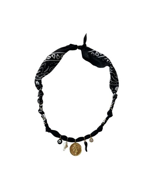 Indische Baumwollkette mit schwarzer Schlangenmedaille