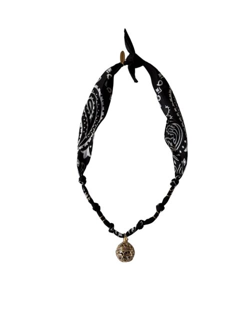 Weihnachts-Halskette aus Baumwolle mit schwarzem Talismanball