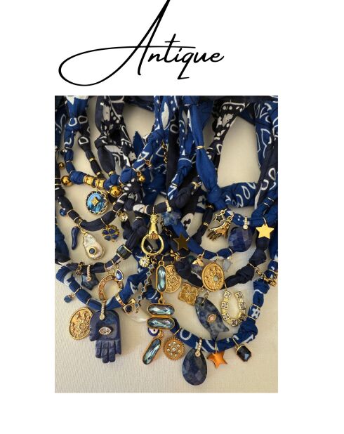 Collier en coton Antique astre bleu outremer