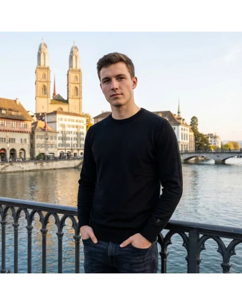 Schwarzer Pullover aus City-Wolle mit Rundhalsausschnitt von Laax