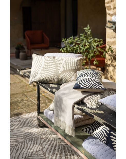 Housse de coussin brodé en coton Flora marine