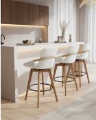 Chaise de bar en tissu bouclette et pieds en bois Saly blanche - 49.5 x 55 x 94.5 cm