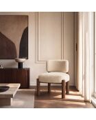 Fauteuil TOM fausse fourrure crème et pieds noyer