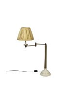 Lampe de table The Allis dorée - 18 x 40 x 64 cm