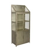 Monviso grijze vitrinekast - 35 x 64 x 151 cm