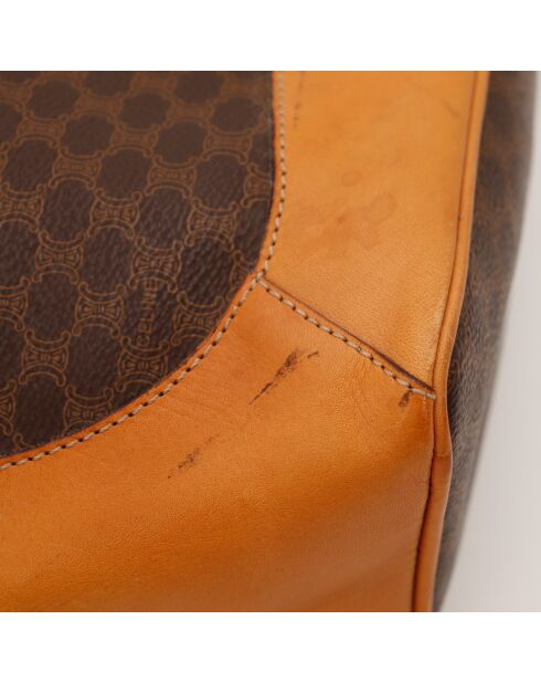 The Macadam Bucket trionfa Céline