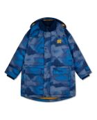 Blaue Daunenjacke aus recyceltem Material