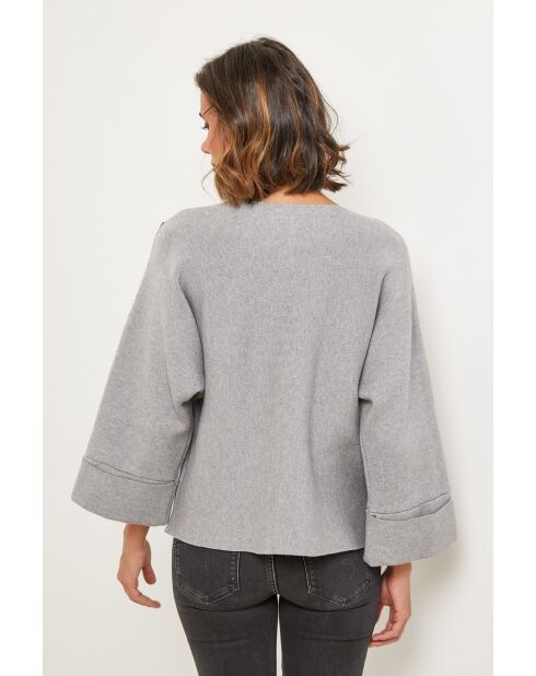 Grauer Mirage-Pullover
