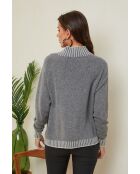 Grauer Csepreg Wollpullover