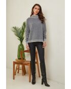Grauer Csepreg Wollpullover