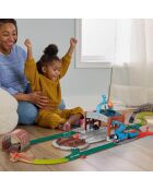 Thomas et Ses Amis Coffret Lancement de tonneaux motorisé avec Locomotive motorisée Classique et Wagon de Chargement 5,5 mètres de Piste multicolores 4 ans +