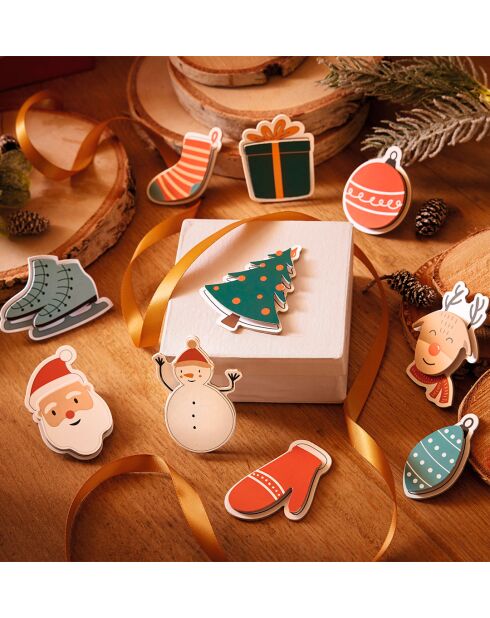 Kit de 10 décorations cadeaux Secrets de Noël - 6 x 4 cm.