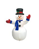Opblaasbare sneeuwpop met inflator en wit licht - 240 cm