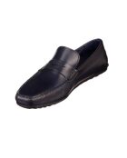 Elegantes mocasines de piel con suela de goma azul marino