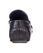 Elegantes mocasines de piel con suela de goma azul marino