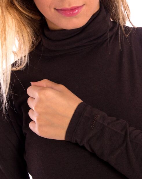 Brauner Pullover mit Trichterausschnitt