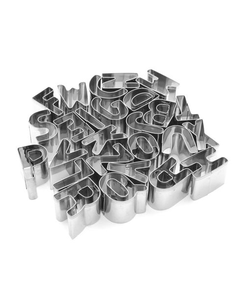 26 Emporte-pièces Lettres argentés - 16.5x21 cm