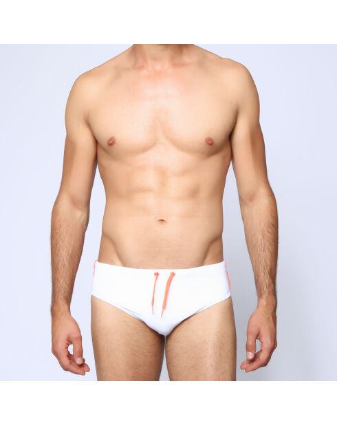 Braguitas de baño blancas con logo en contraste de Léonardo