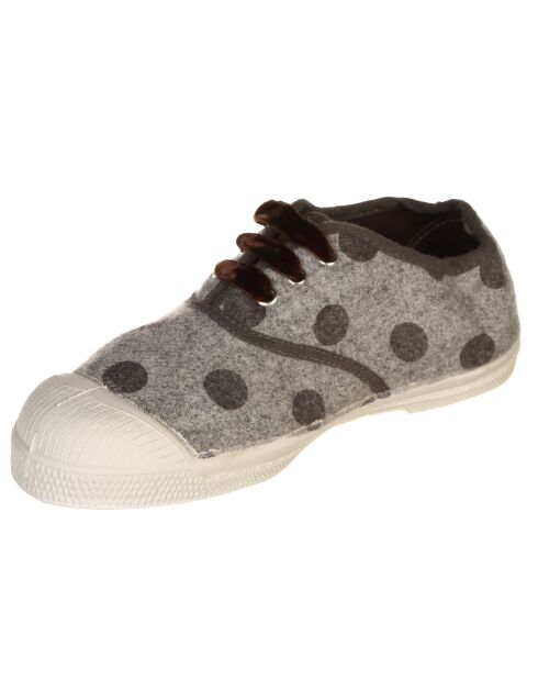 Tennisbas Flaneldots grijs/bruine fluwelen veters