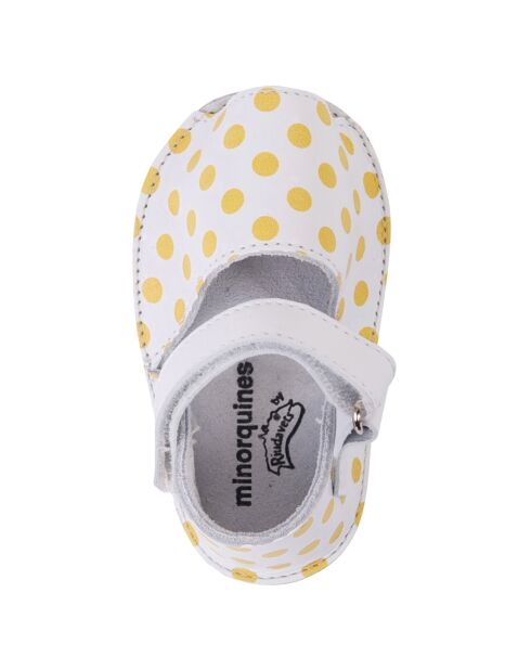Sandali gialli in pelle a pois
