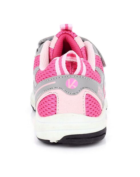 Ilan fuchsiafarbene Wanderschuhe