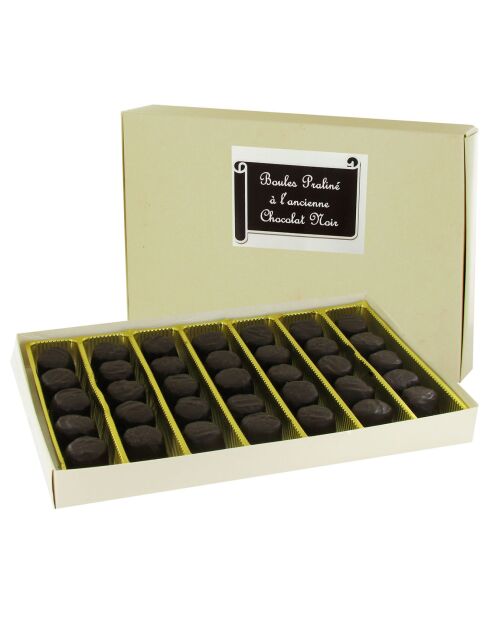 Packung mit altmodischen schwarzen Pralinenbissen 500 g