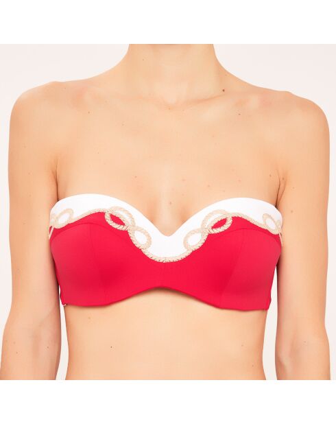 Rotes Badeanzugoberteil mit Muschelstirnband