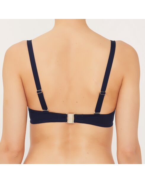 Blaues Badeanzugoberteil mit Muschelstirnband