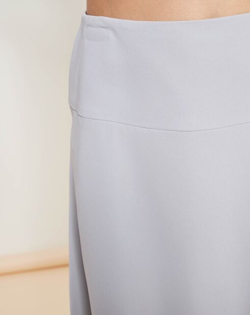 Jupe 100% Soie courte élastique à la base gris clair