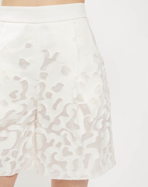Short texturé imprimé fantaisies contrastants blanc