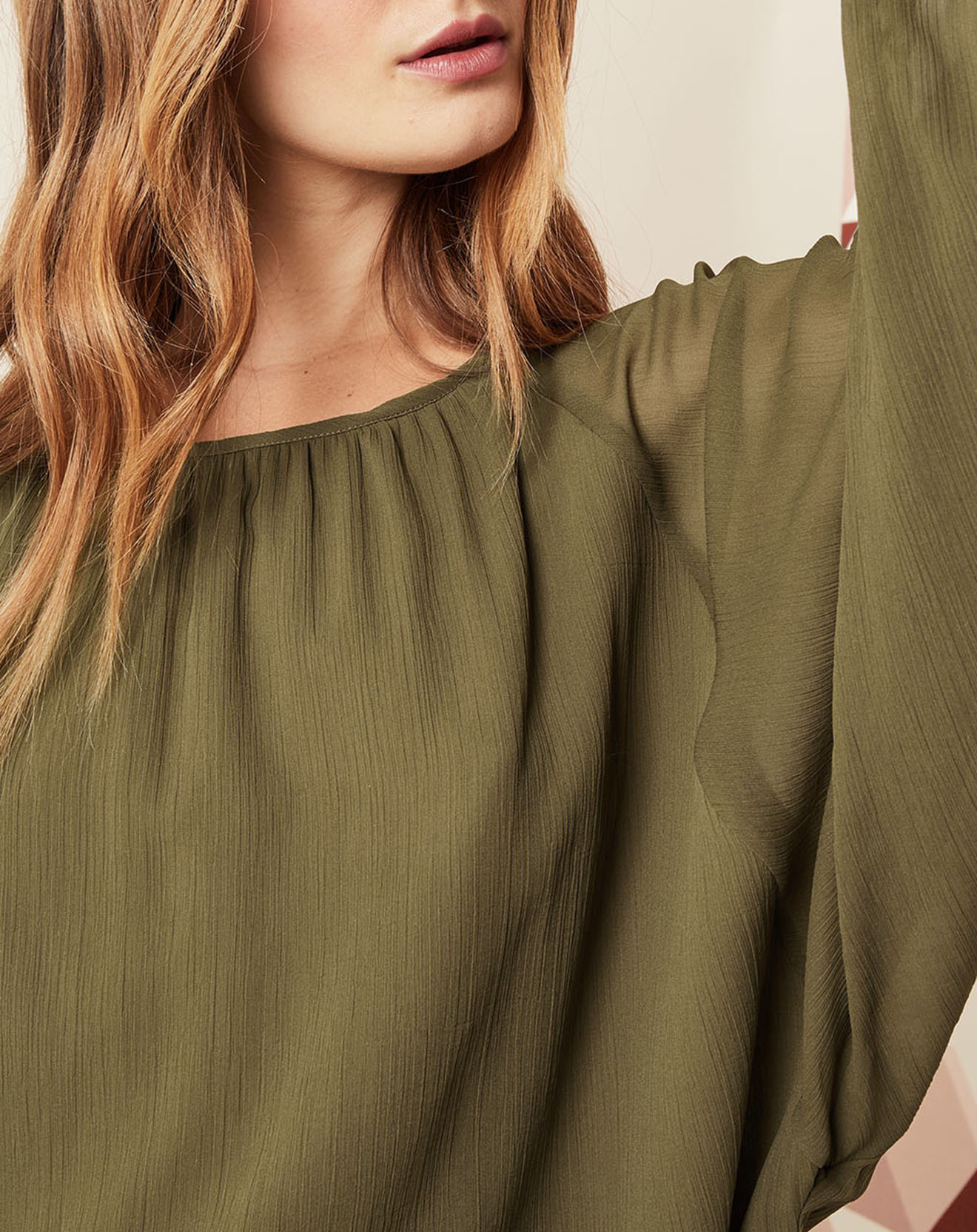 Blouse en crêpe kaki