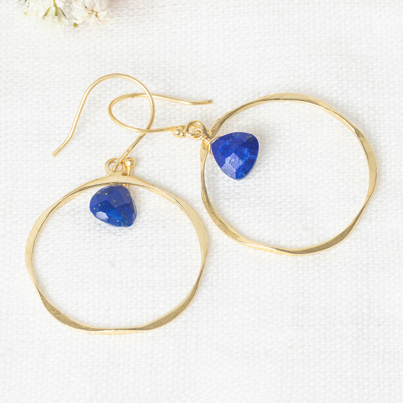 MOONSTONE  - Boucles d'oreilles V&eacute;ro Lapis Lazuli en laiton dor&eacute; 