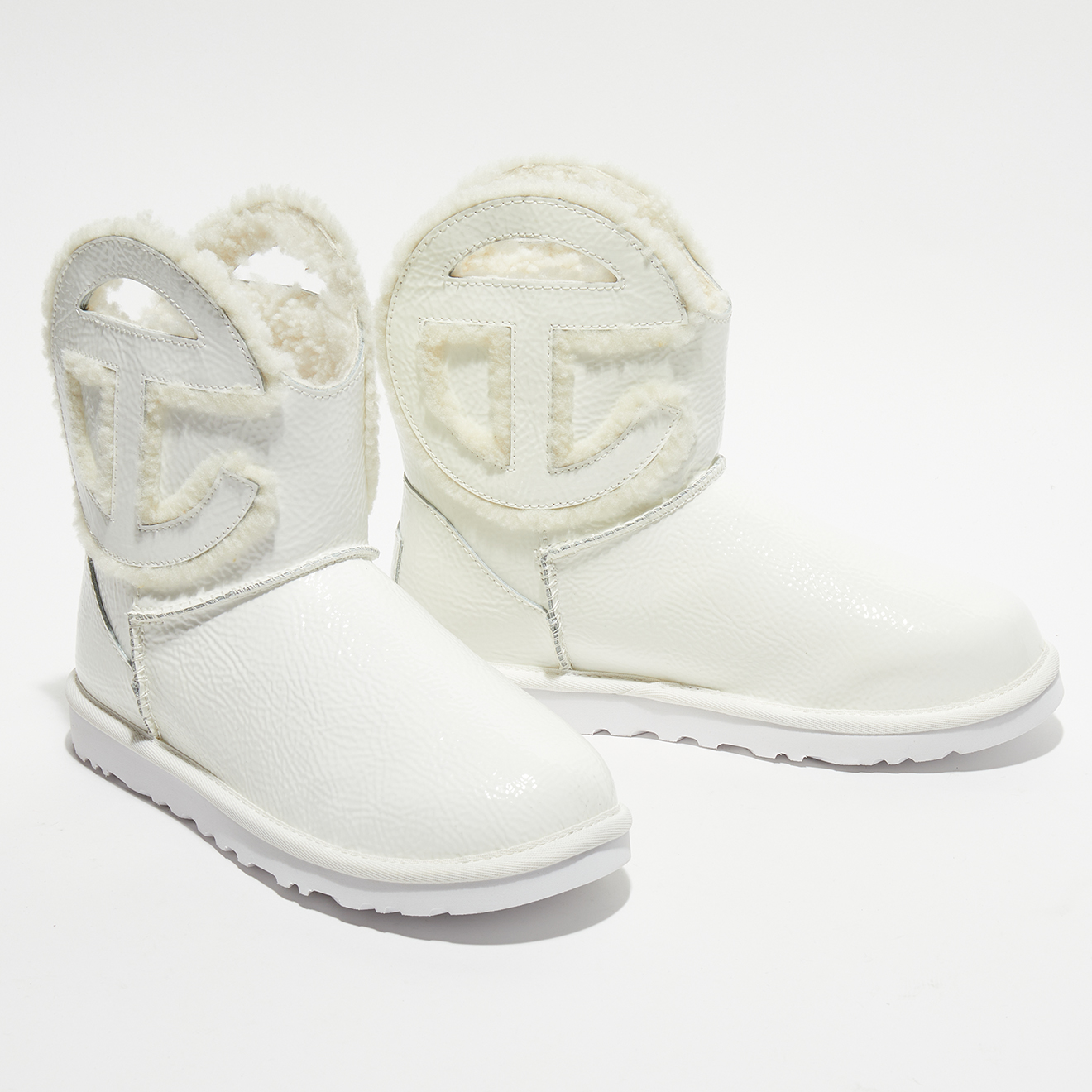 Ugg - Bottines en Cuir verni fourrées Ugg X Telfar Logo Mini Crinkle blanches