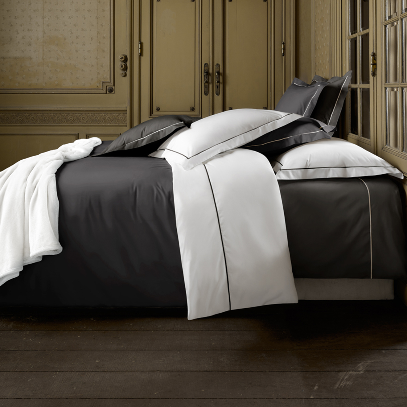 DE WITTE LIETAER  - Parure housse de couette  en Percale de Coton Bumblebee blanc/gris fonc&eacute; 