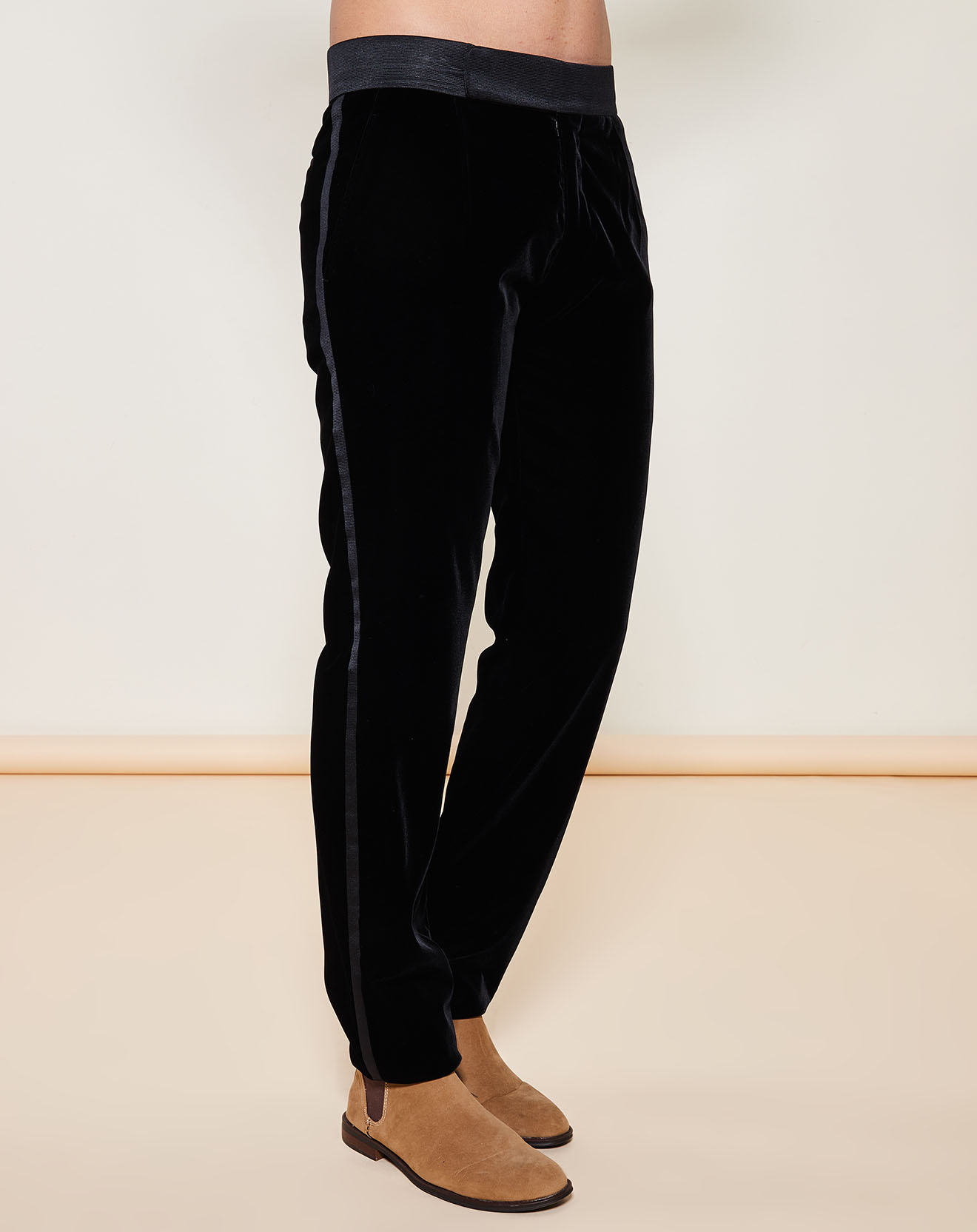 Pantalon coupe droite en velours noir