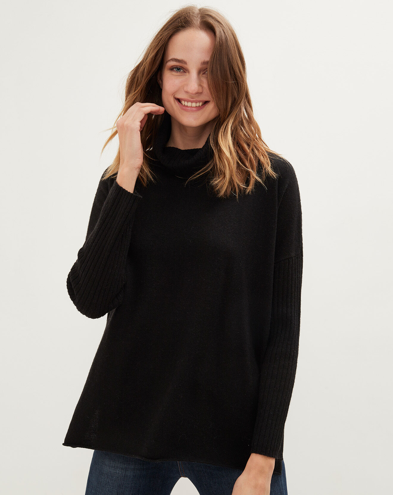 Pull Poncho 100% Cachemire côtelé au dos col roulé noir