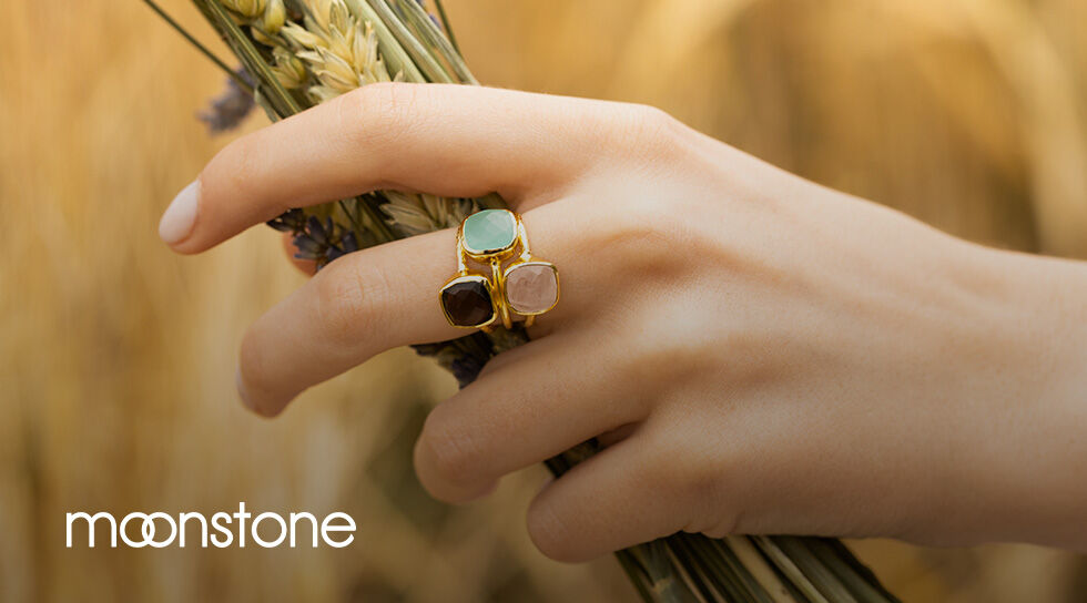 MOONSTONE à bas prix chez BAZARCHIC